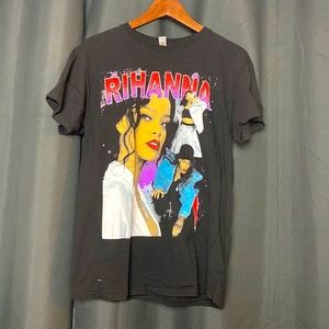 Rihanna vintage style tee